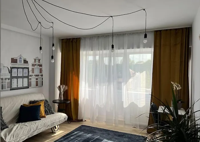 Riverside View Apartment *