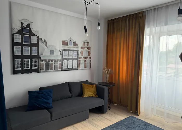 Riverside View Apartment *