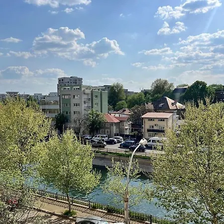 Riverside View 布加勒斯特