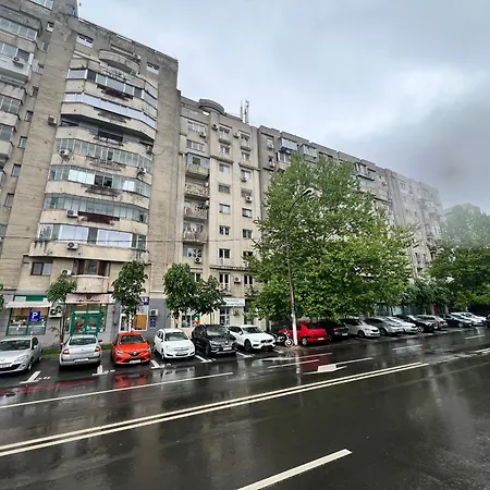 Riverside View * Бухарест